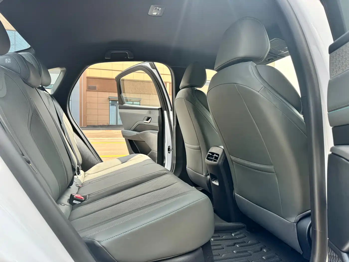 BYD Qin PLUS 2026 DM-i Smart Edition 128KM Progressive фото 11