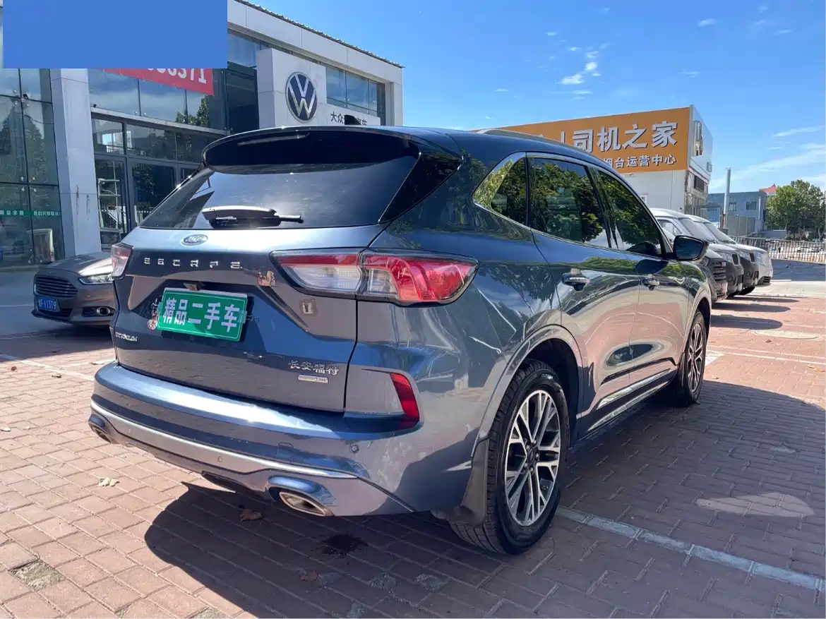 Фото 4 - Ford Escape