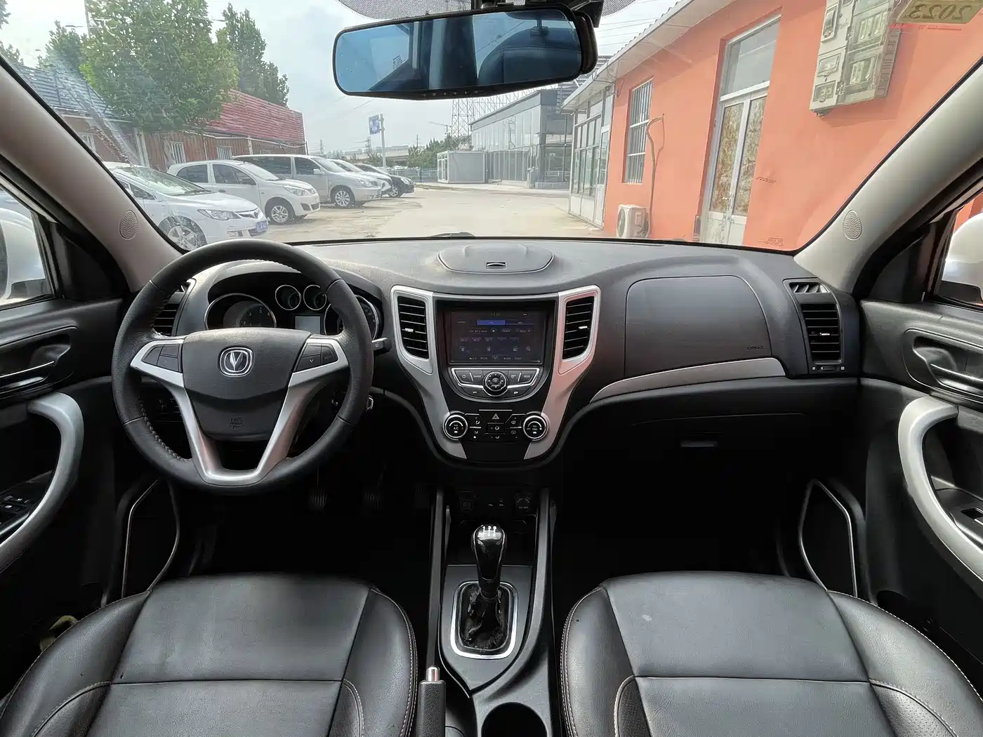 Фото 8 - Changan CS35