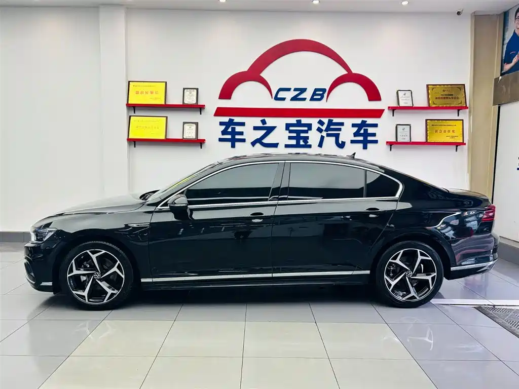 Volkswagen Magotan 2023 Model 2 Million Commemorative Edition 330TSI DSG Luxury фото 4