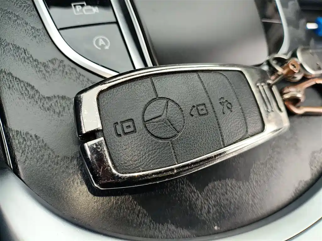 MERCEDES-BENZ CLASS C
