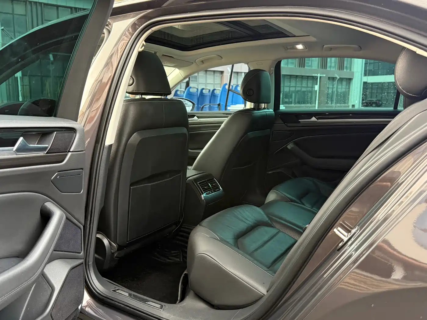 Volkswagen Phideon 2018 Facelift 380TSI FWD Business фото 5