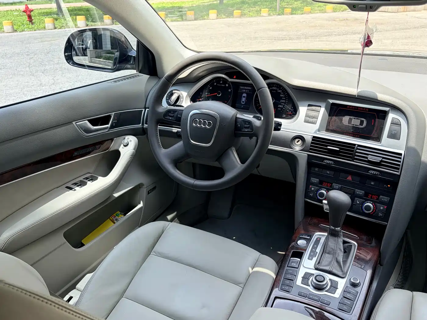 Audi A6L 2010 3.0 TFSI quattro Luxury фото 10