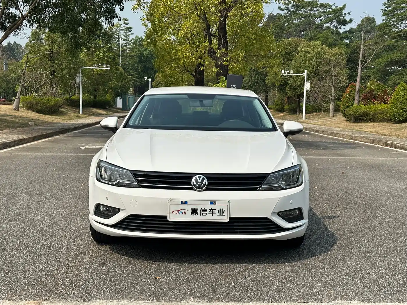 Volkswagen Lamando 2015 230TSI DSG Style фото 2