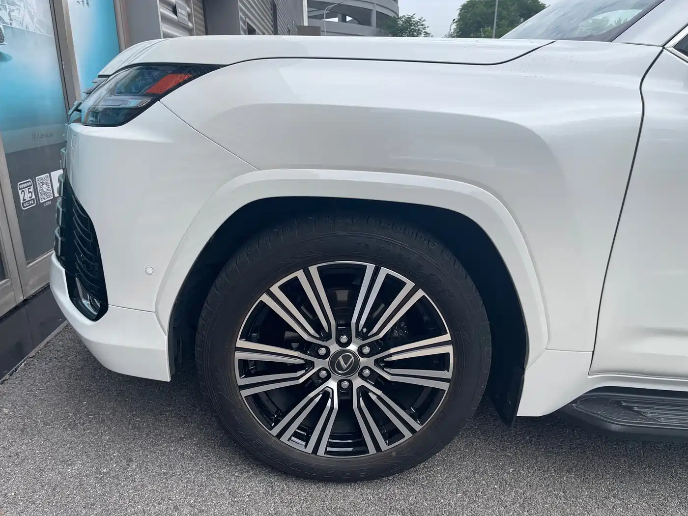 Lexus LX 2025 700h Boundary Edition фото 24