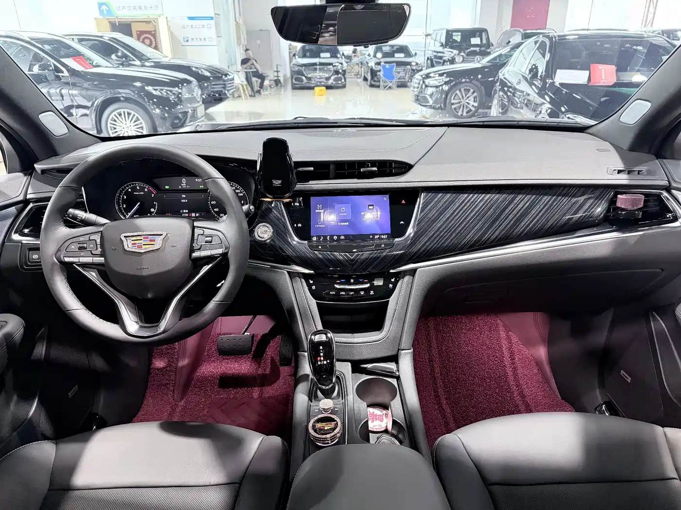 CADILLAC XT6
