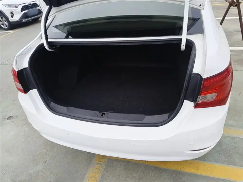Buick Excelle 2015 15N Automatic Progressive фото 19