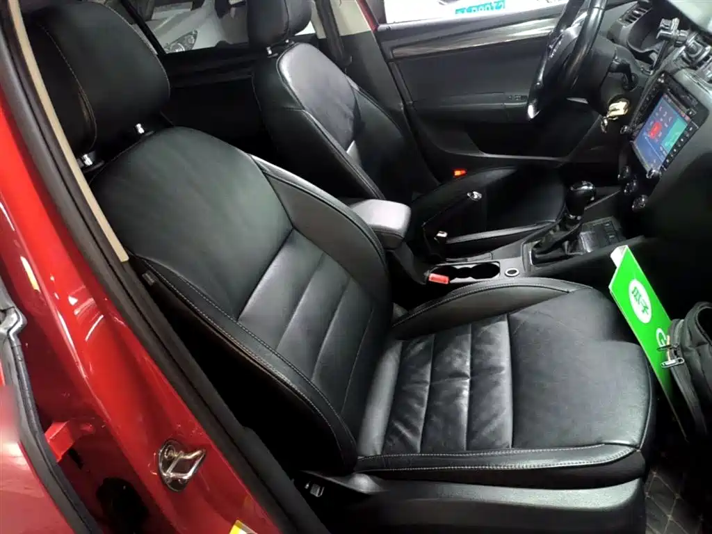 Škoda Octavia 2016 TSI280 DSG Smart Edition фото 24
