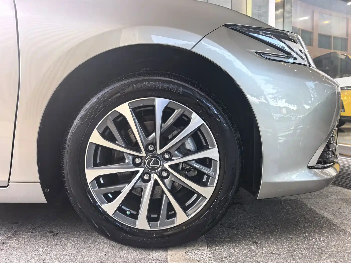 Lexus ES 2026 2025 200 Ultimate Edition