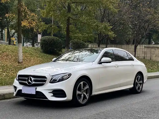 MERCEDES-BENZ E CLASS