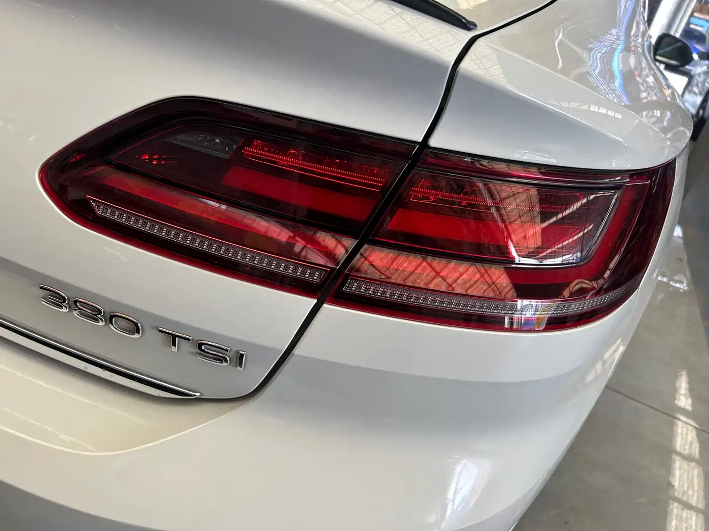 Volkswagen FAW-Volkswagen CC 2023 380TSI Eye-catching Edition фото 16