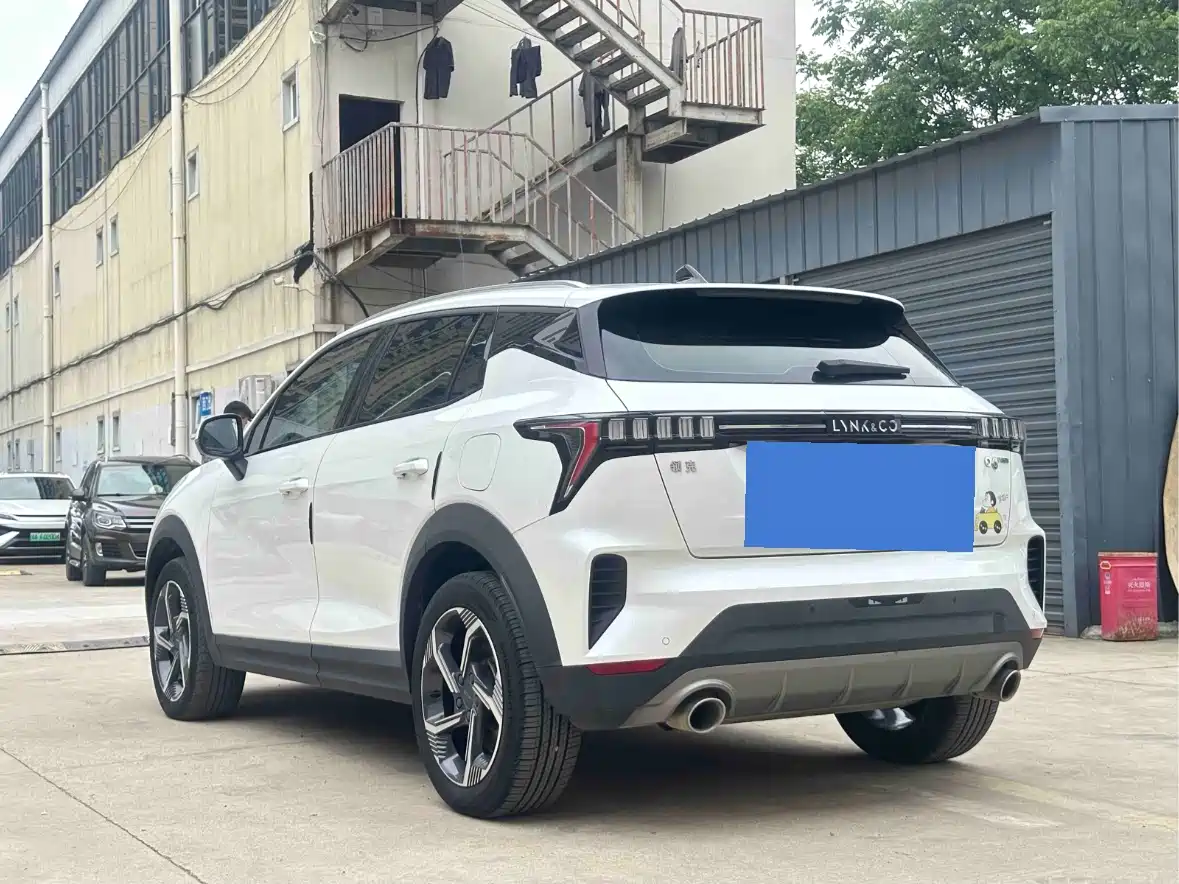 Lynk & Co 06 EM-P 2022 PHEV 84KM Range Pro фото 9