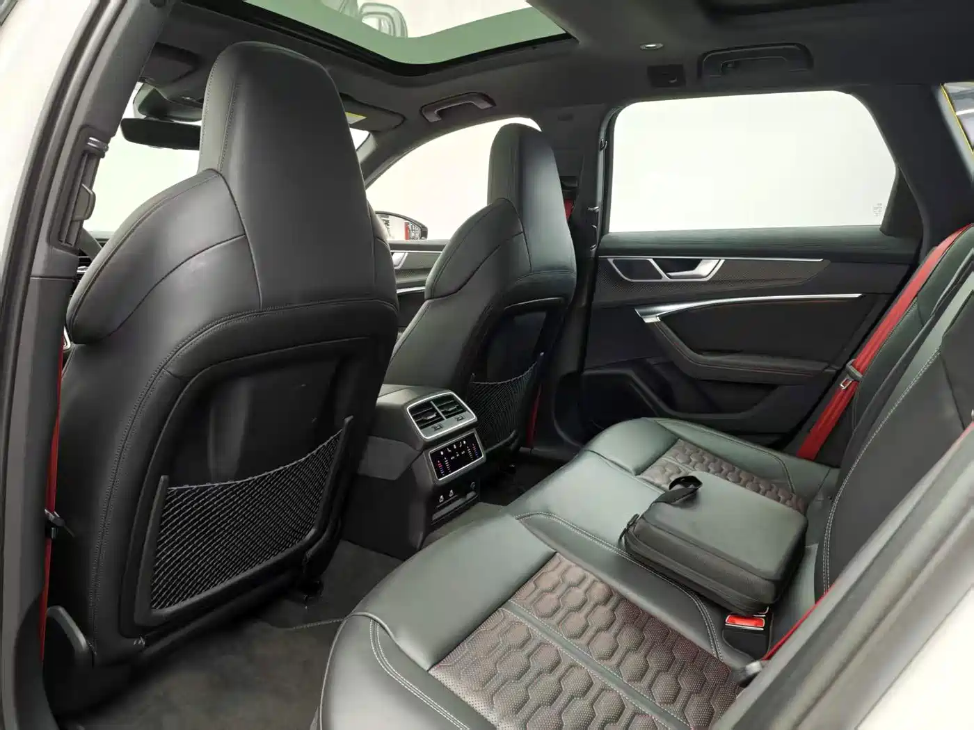 Audi RS 6 2025 2025 RS 6 Avant GT