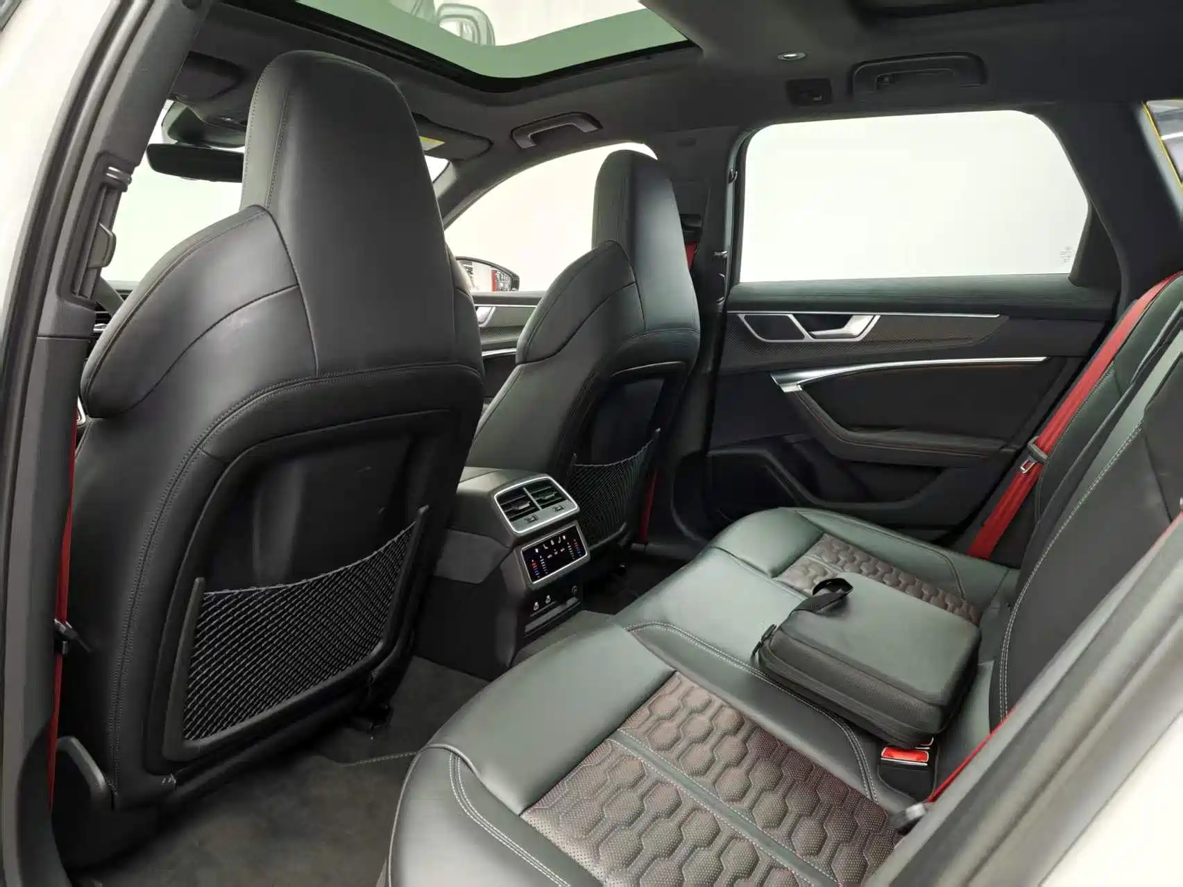 Photo 15 - Audi RS 6
