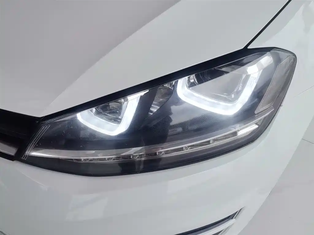 Volkswagen Golf 2016 230TSI Automatic Luxury фото 24