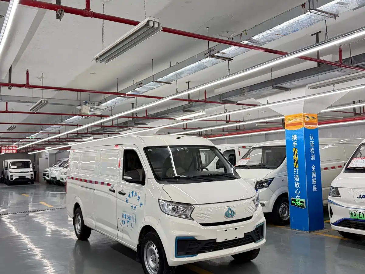 CHANGAN CROSS STAR V7 EV