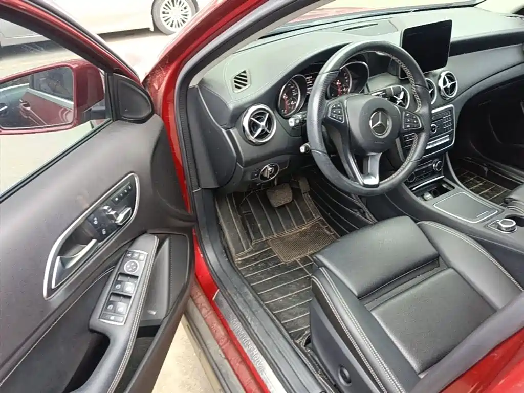 Mercedes-Benz GLA 2017 GLA 200 Fashion фото 16