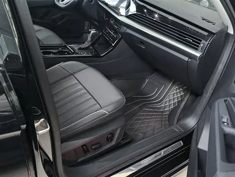 Volkswagen Passat 2023 330TSI Starlight Elite Edition фото 8
