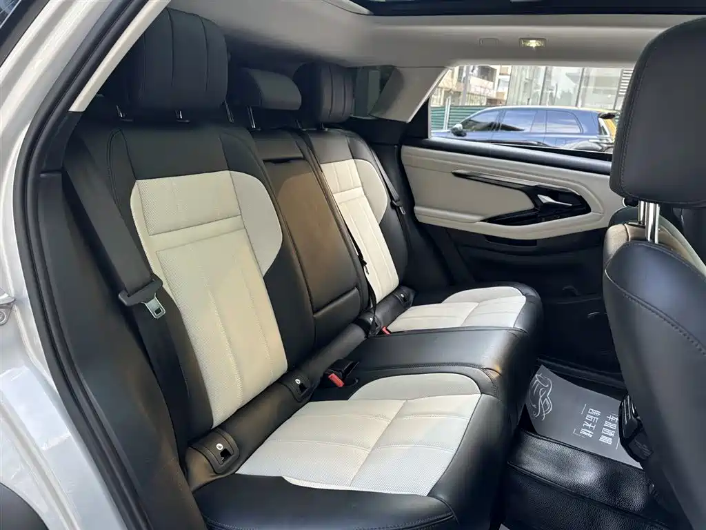 Land Rover Range Rover Evoque 2023 Range Rover Evoque L 249PS Luxury Edition фото 14