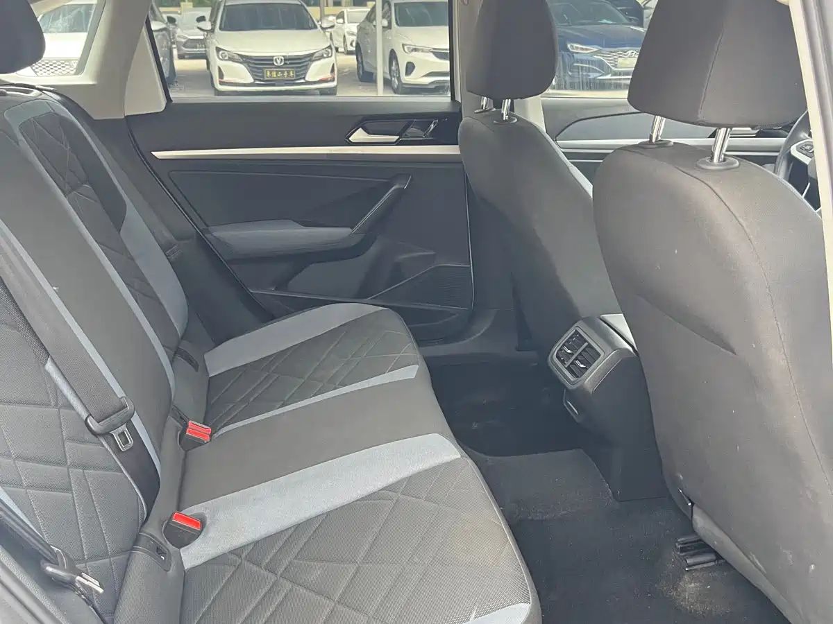 Volkswagen Lavida 2023 1.5L Auto Luxury Edition фото 9