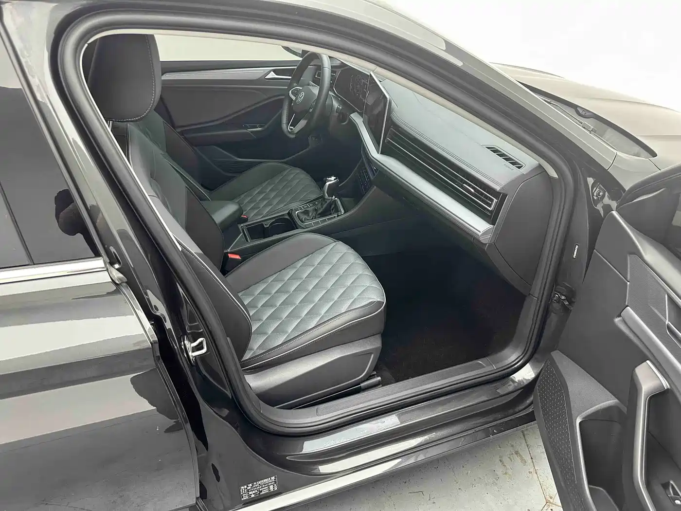 Volkswagen Sagitar 2023 280TSI DSG Surpass Plus Edition фото 7