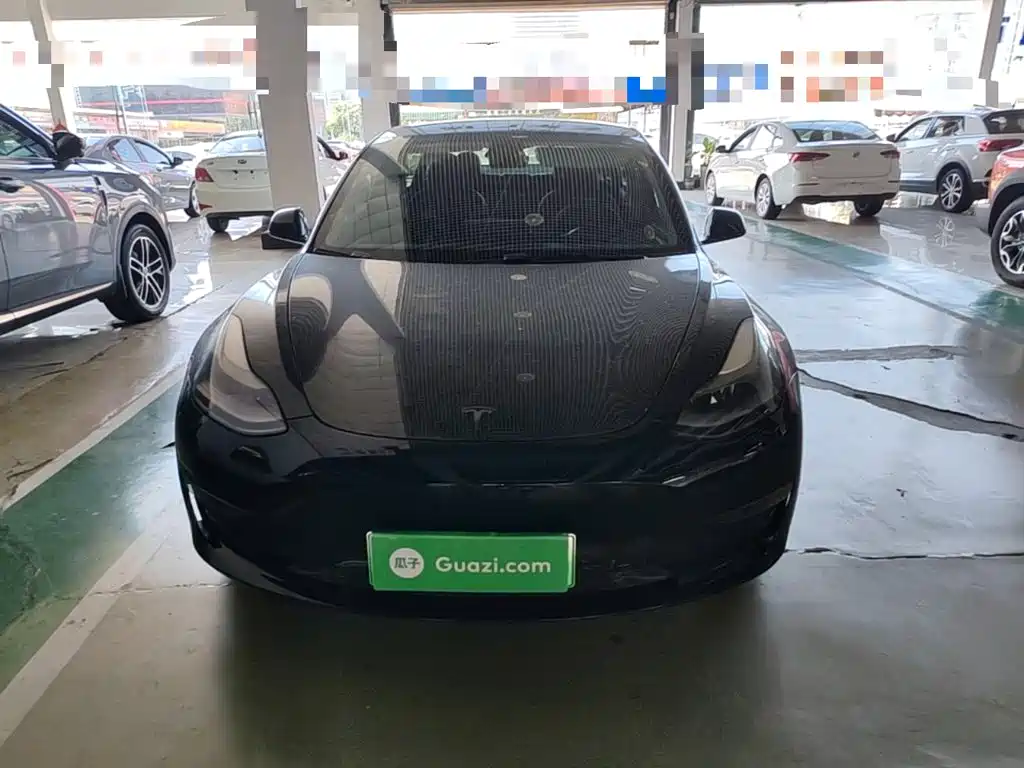 Фото 3 - Tesla Model 3