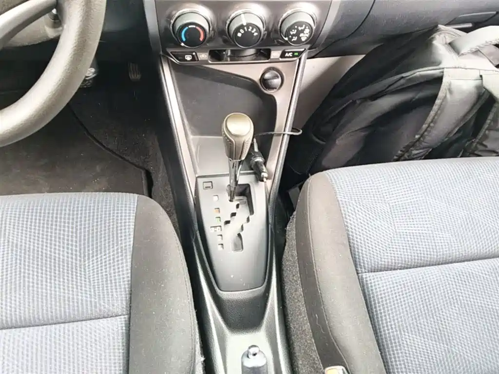 Toyota YARiS L Zhi Xuan 2015 1.5E Auto Charming Edition фото 14
