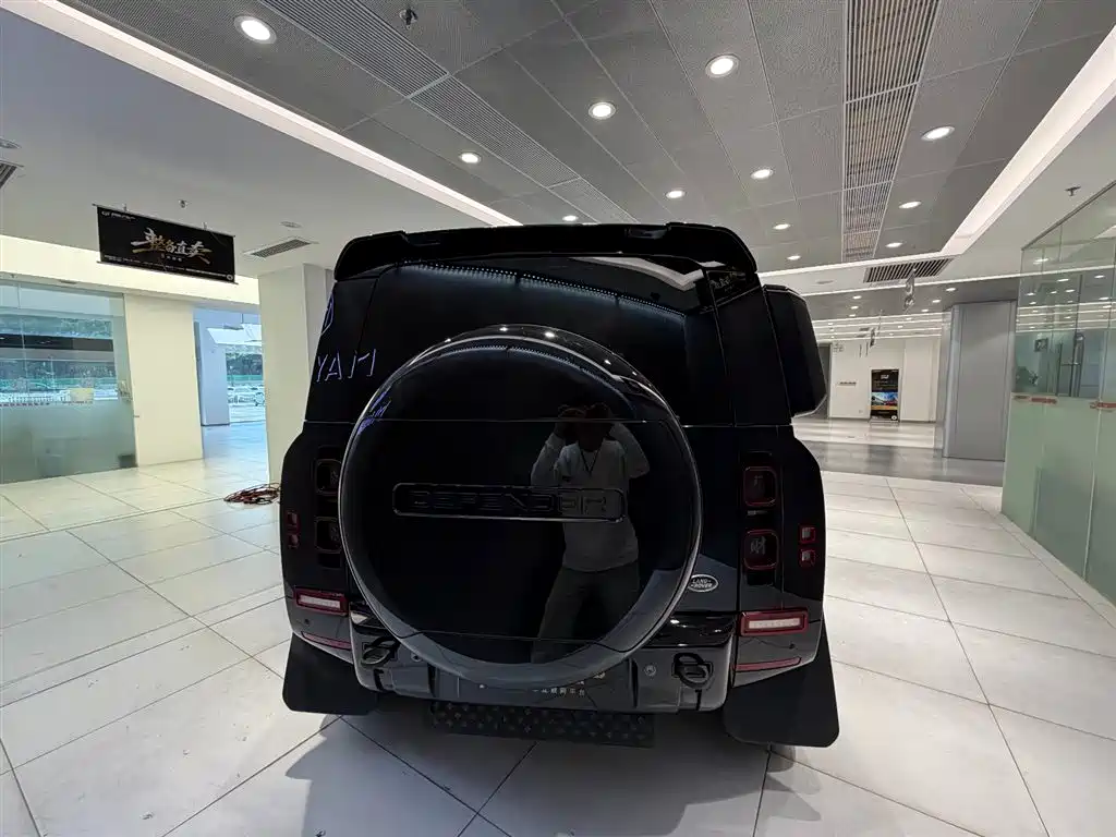 Land Rover Defender 2022 110 P400 X-DYNAMIC HSE фото 14