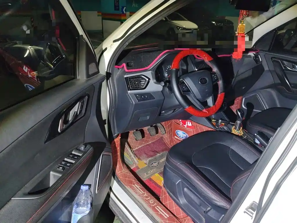 FAW Senya R7 2017 2017 Model 1.6L Manual Luxury