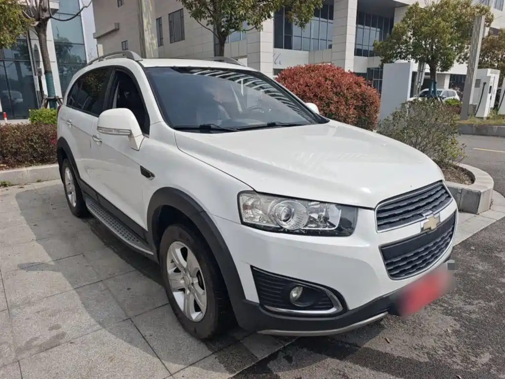 Chevrolet Captiva 2017 2.4L 2WD Luxury Edition 7-Seater фото 3
