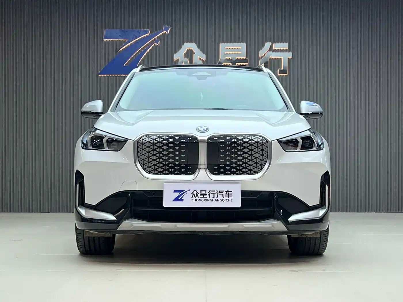 BMW iX1 2023 eDrive25L X Design Package фото 5