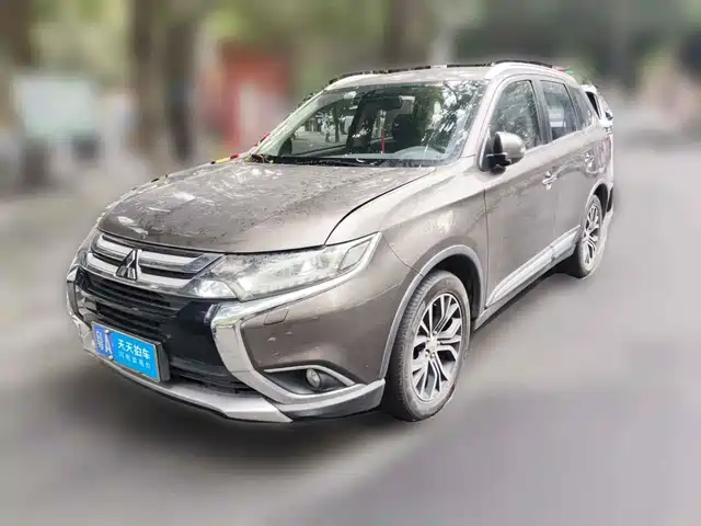  Mitsubishi Outlander 2016 2.4L 4WD Elite Edition 5-seater