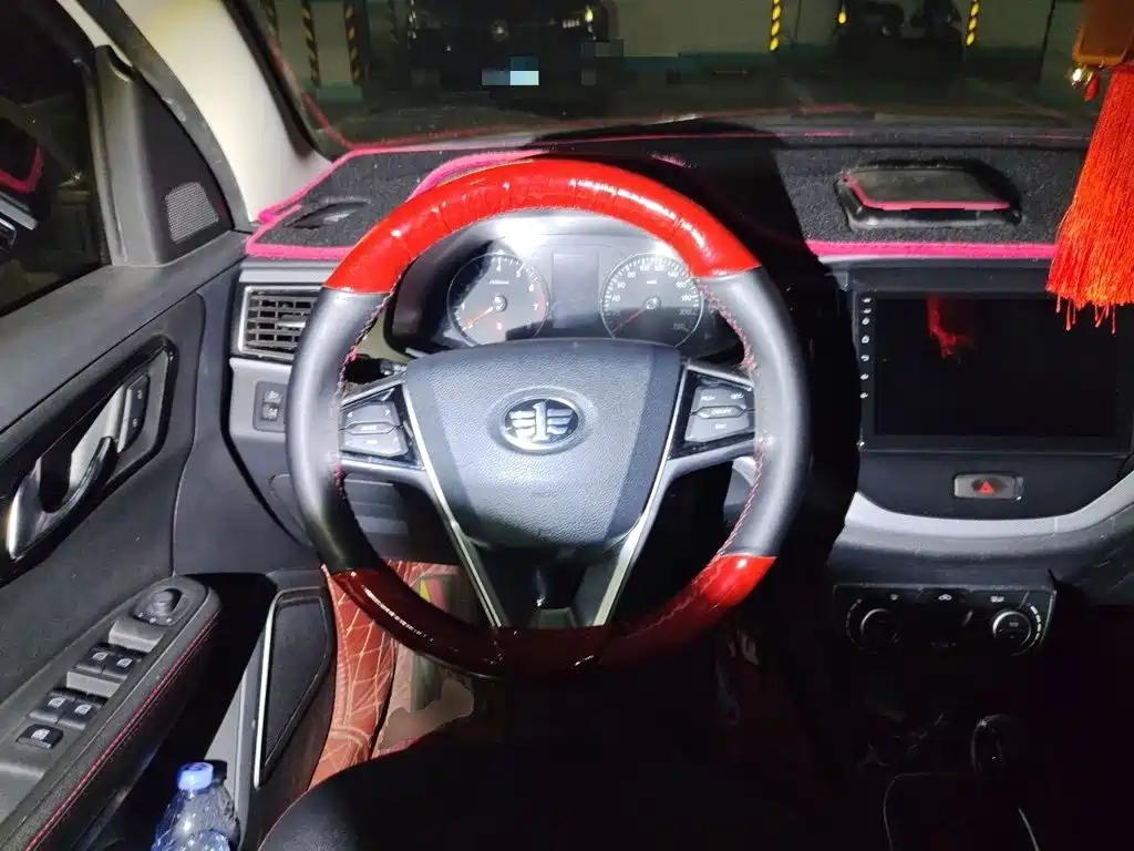 FAW Senya R7 2017 2017 Model 1.6L Manual Luxury