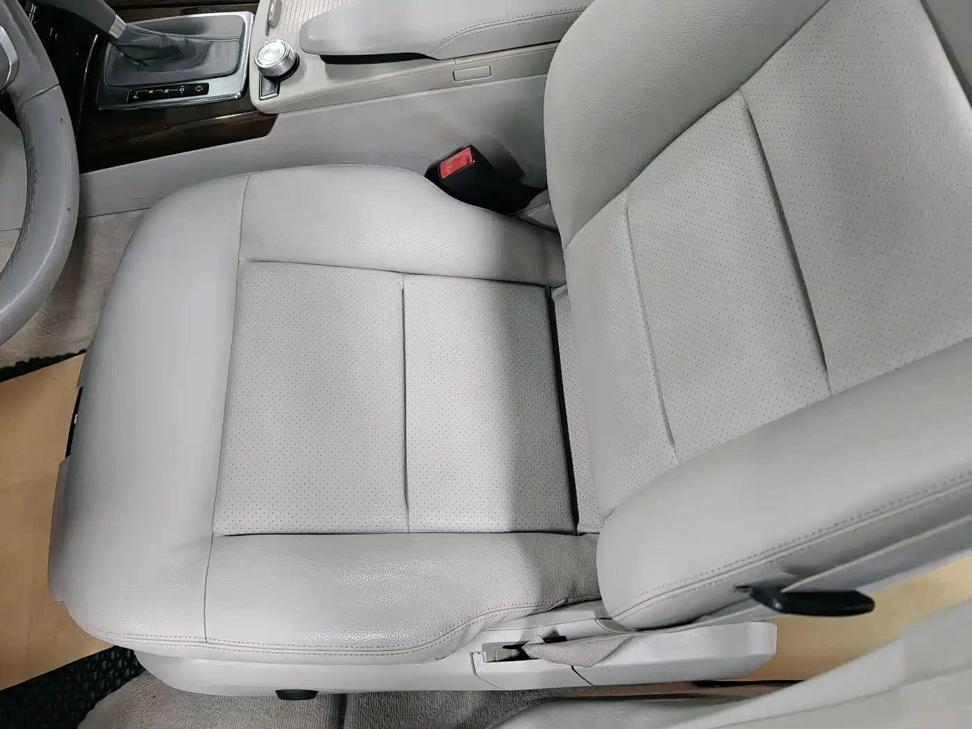Mercedes-Benz E-Class 2011 E 200 L CGI Elegance фото 13