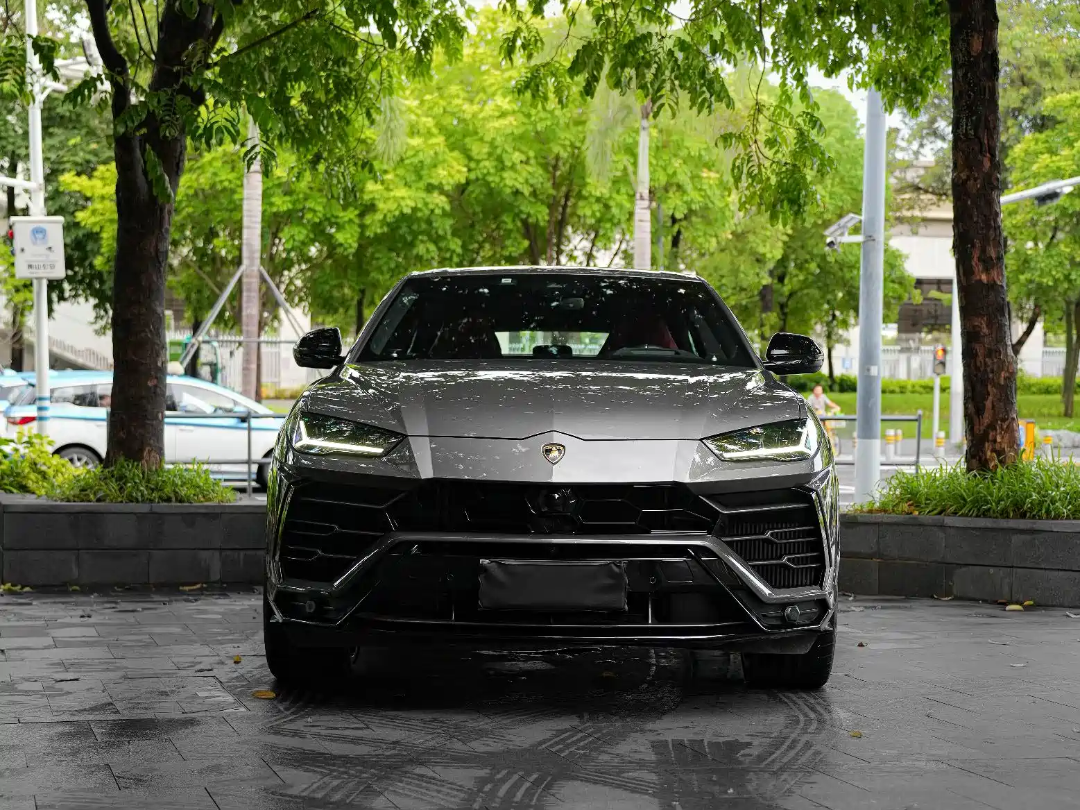 Фото 4 - Lamborghini Urus