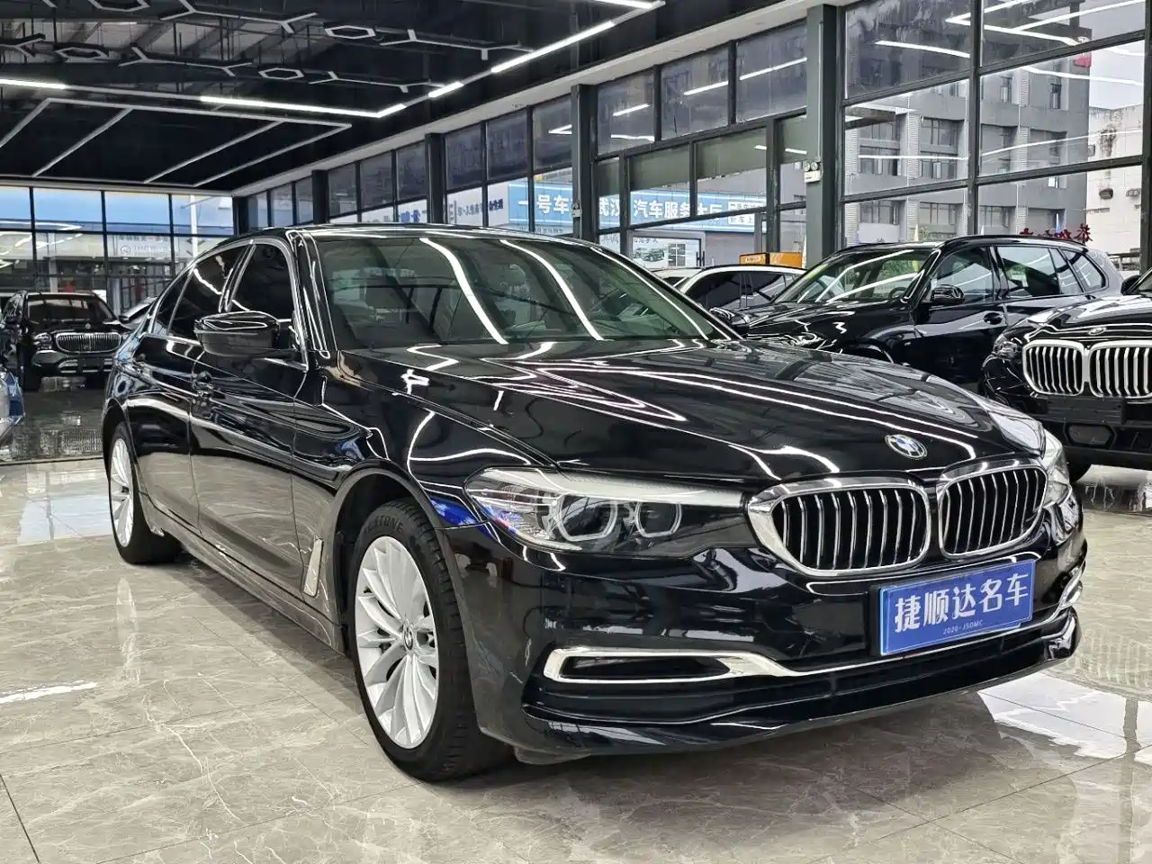 BMW 5 Series 2019 525Li Luxury Package фото 16