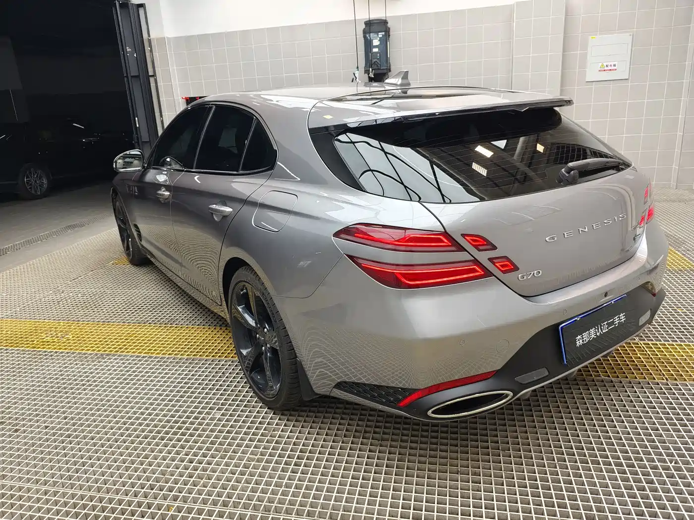 Genesis G70 2024 2.0T Hunting Edition RWD Luxury Shooting Brake фото 5