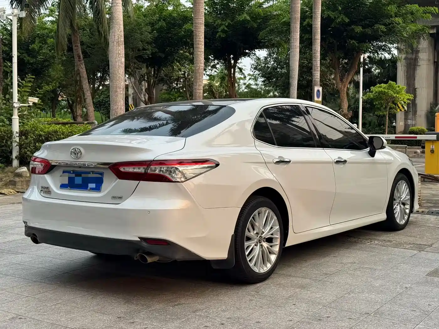 Toyota Camry 2018 2.5G Luxury Edition фото 9