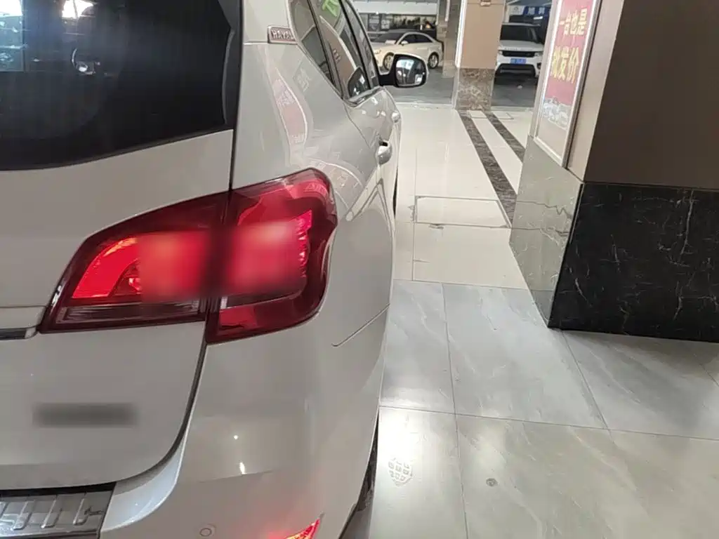 Фото 8 - Haval H2