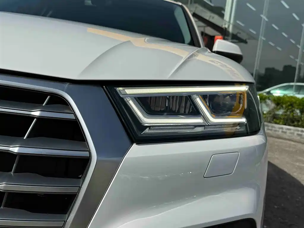 Audi Q5L 2020 Facelift 40 TFSI Honor Fashion фото 9
