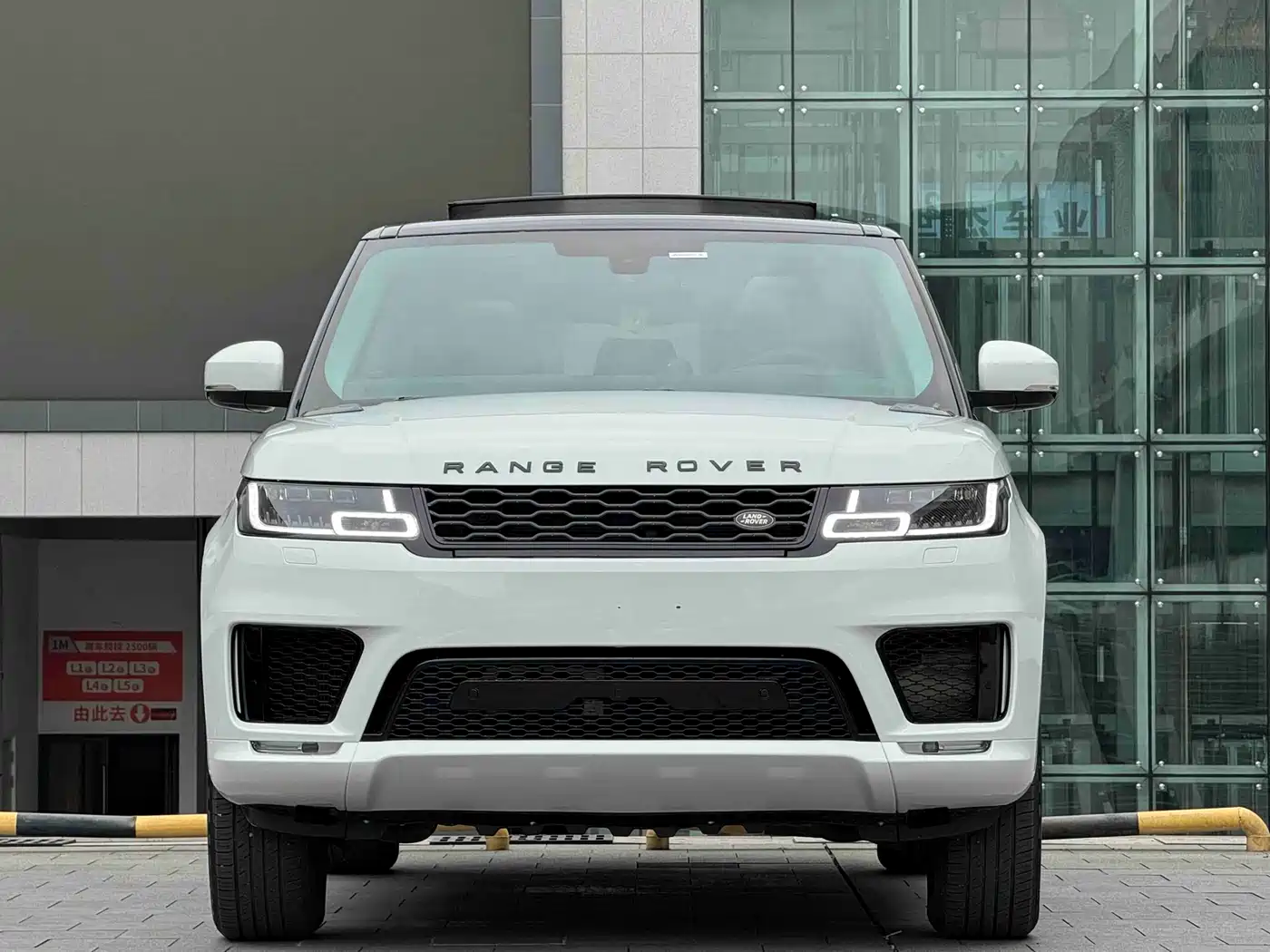 Land Rover Range Rover Sport 2016 3.0 SDV6 HSE фото 2