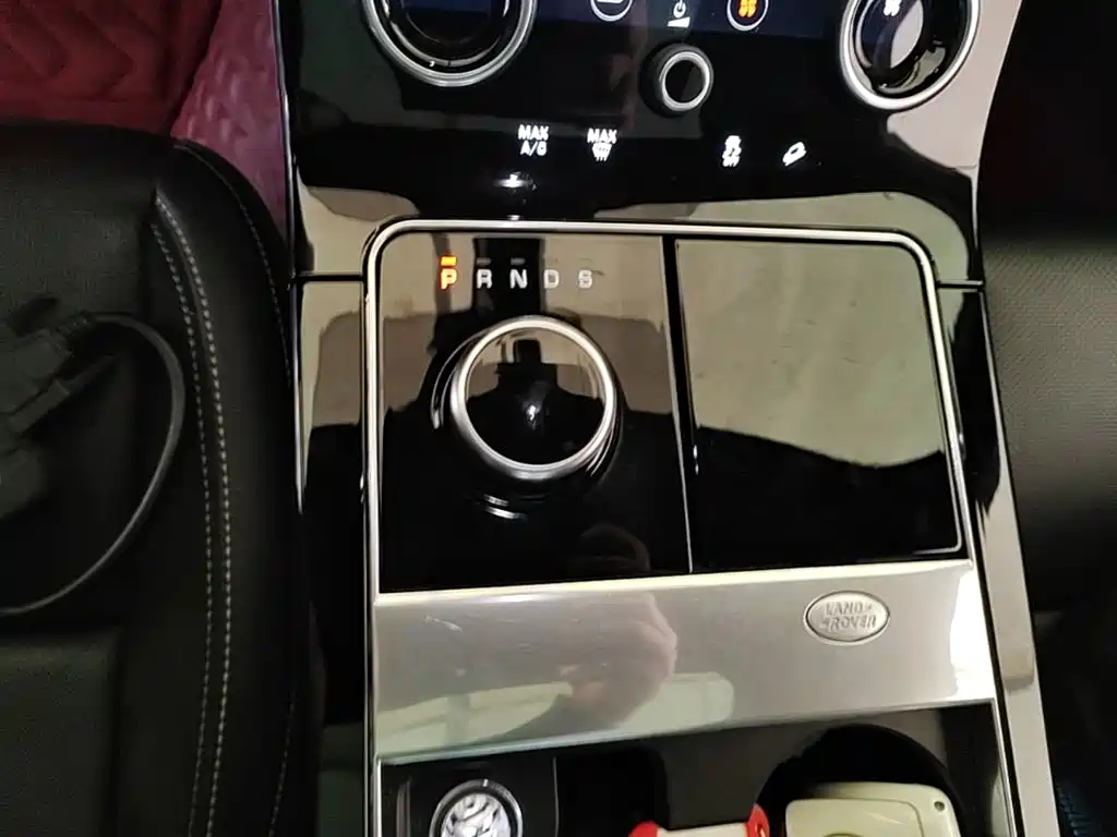 Фото 14 - Land Rover Range Rover Velar