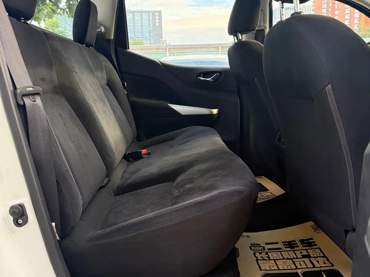 Nissan Navara 2018 2017 Model 2.5L Automatic 4WD Luxury QR25