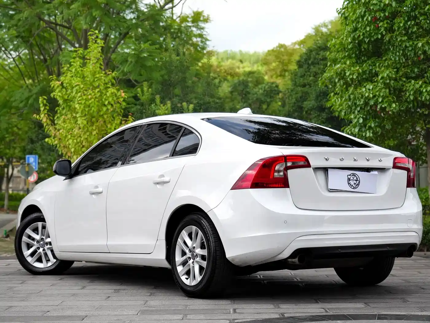 صورة 10 - Volvo S60