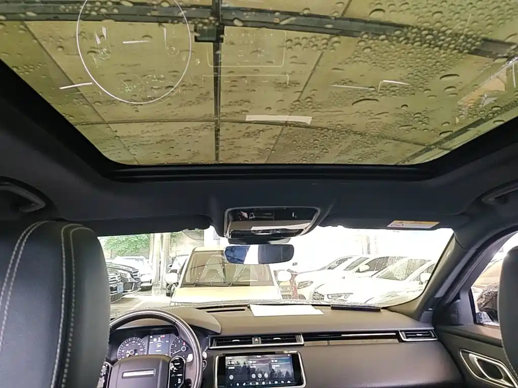 Фото 18 - Land Rover Range Rover Velar