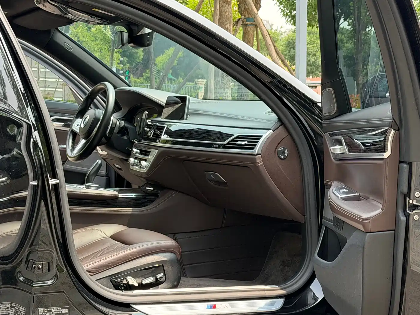 BMW 7-SERIES