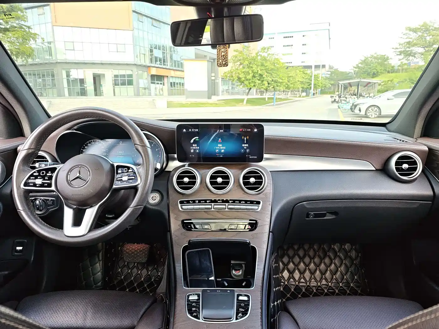 Фото 3 - Mercedes-Benz GLC