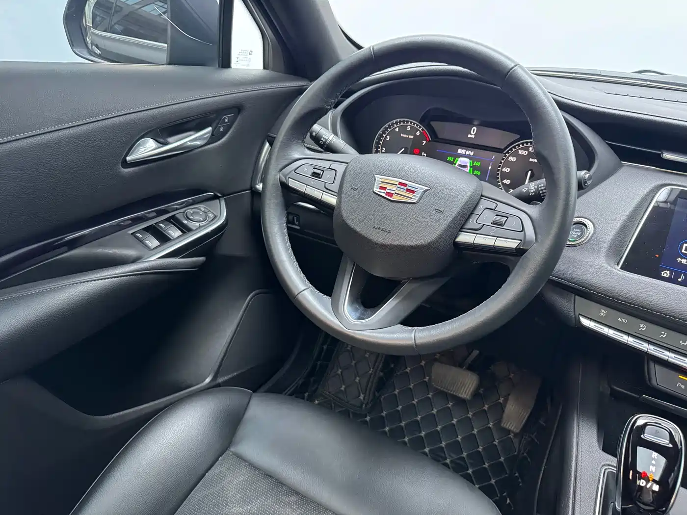 CADILLAC XT4