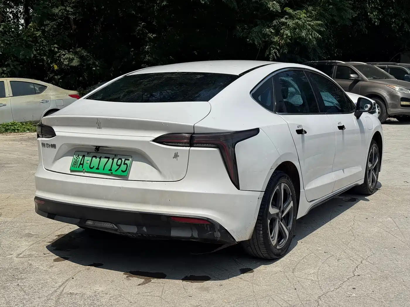JMCG New Energy Yi 2024 2023 Long Range Industry Edition