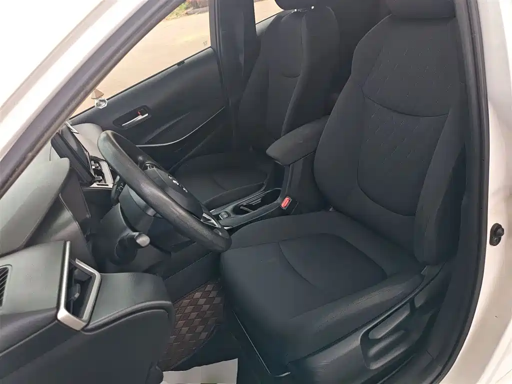 Toyota Corolla 2021 Hybrid 1.8L E-CVT Pioneer Edition фото 15